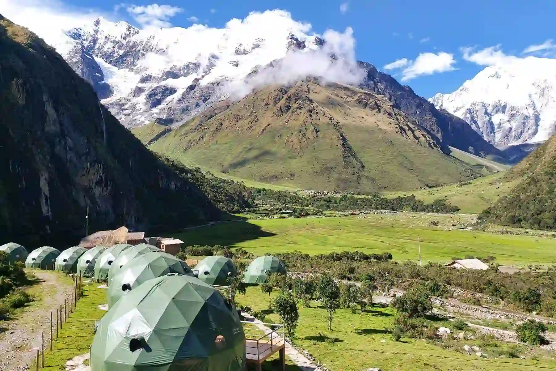 sky lodge en lago inca chiriaska 2 días