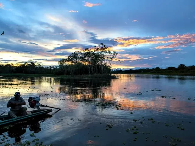 rio iquitos tour 5 días