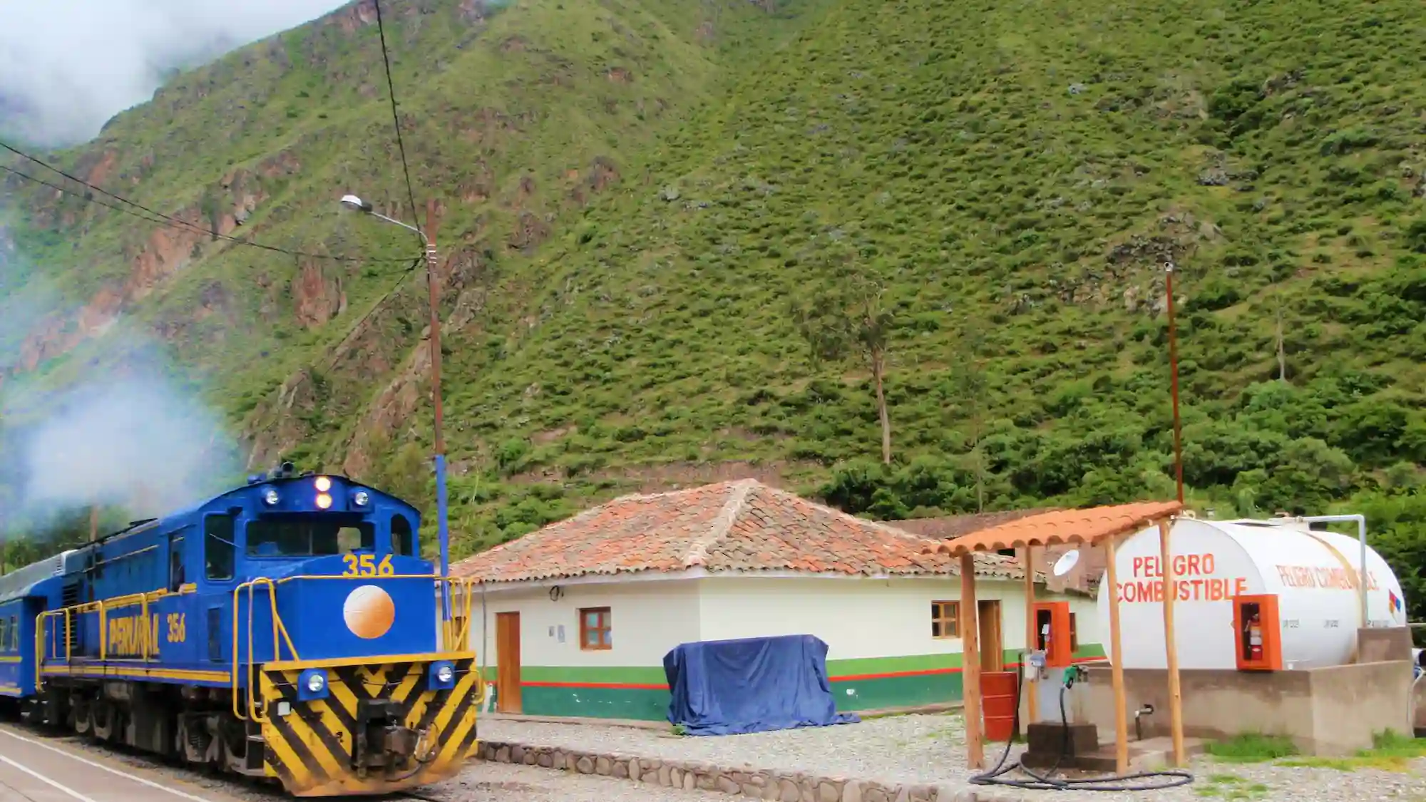 Diferencia entre estación, boletería y punto de embarque estaciones de tren en cusco